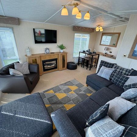 Millfields Holiday Park - The Balmoral - Coastal Caravan Breaks Інголдмеллс Екстер'єр фото